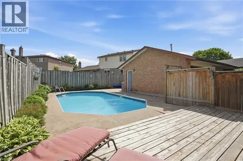 2 Loring Crescent Stoney Creek ON L8E 3X3