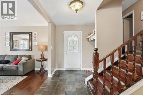 2 Loring Crescent Stoney Creek ON L8E 3X3