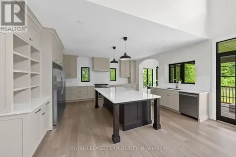 148 Lake Trail Road Ottawa ON K1S 1N4