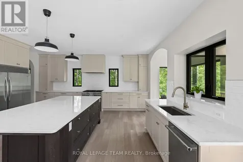 148 Lake Trail Road Ottawa ON K1S 1N4