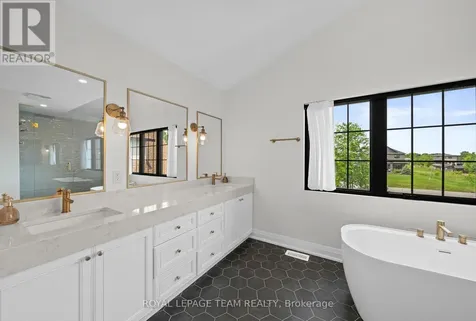 148 Lake Trail Road Ottawa ON K1S 1N4