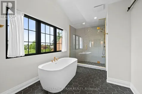 148 Lake Trail Road Ottawa ON K1S 1N4