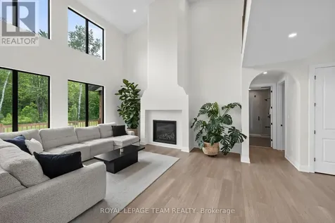 148 Lake Trail Road Ottawa ON K1S 1N4