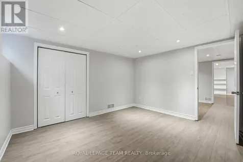 49 Crownhill Street Ottawa ON K1J 7K5