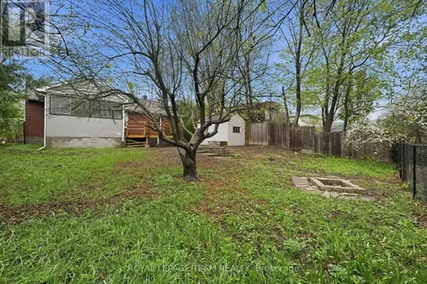 49 Crownhill Street Ottawa ON K1J 7K5