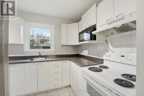 49 Crownhill Street Ottawa ON K1J 7K5
