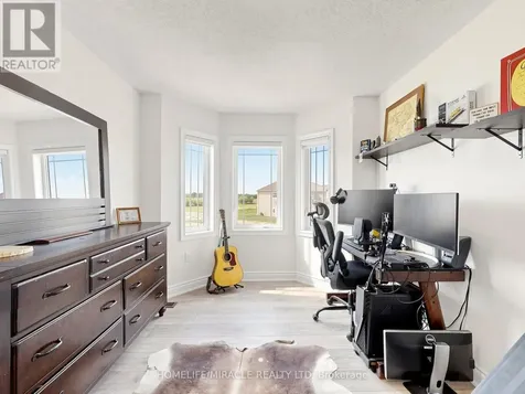 60 Season Crescent Wasaga Beach ON L9Z 0M4