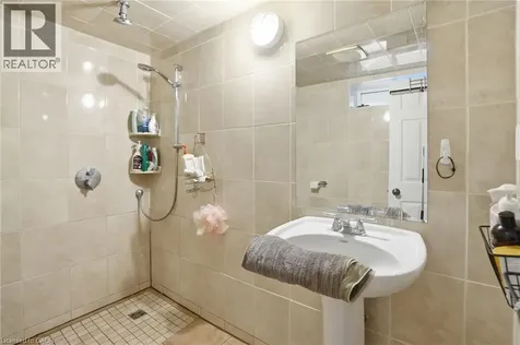 44 San Paulo Drive Hamilton ON L9C 5C2