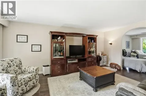 44 San Paulo Drive Hamilton ON L9C 5C2