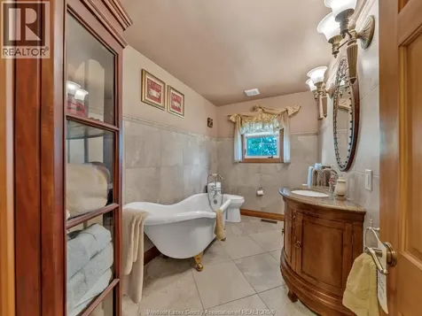 8355 Broderick Road Lasalle ON N9H 0H1