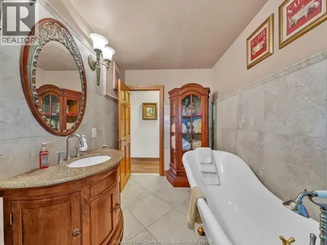 8355 Broderick Road Lasalle ON N9H 0H1