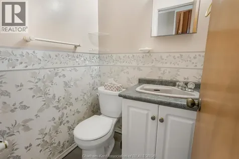 115 Parkwood Drive Chatham ON N7M 2B1