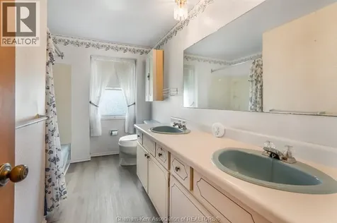 115 Parkwood Drive Chatham ON N7M 2B1