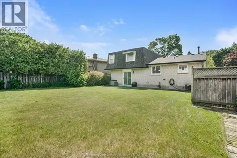 115 Parkwood Drive Chatham ON N7M 2B1