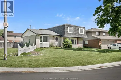 115 Parkwood Drive Chatham ON N7M 2B1