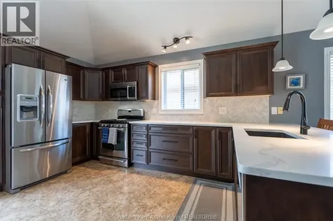 40 Enclave Place Chatham ON N7L 5R8