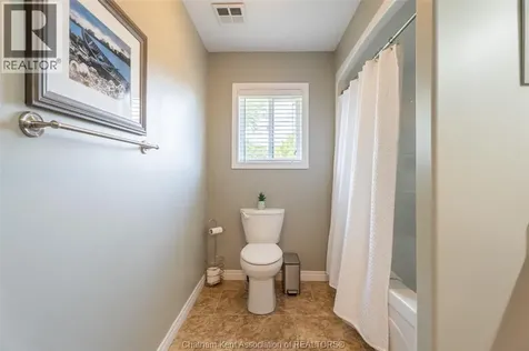 40 Enclave Place Chatham ON N7L 5R8