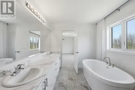 25 Del Ray Crescent Wasaga Beach ON L9Z 0N7