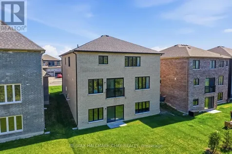 25 Del Ray Crescent Wasaga Beach ON L9Z 0N7
