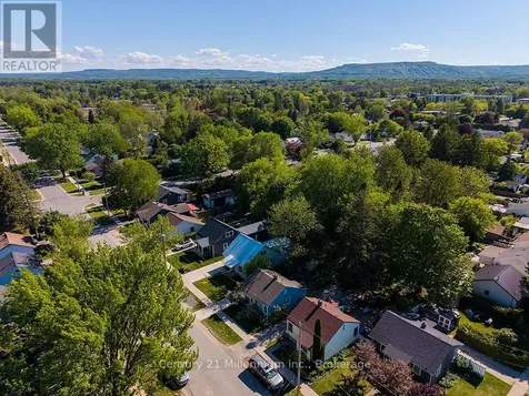 444 Maple Street Collingwood ON L9Y 2R9