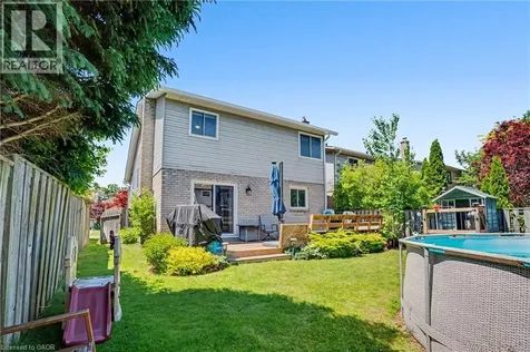7 Rembrandt Drive Grimsby ON L3M 4Z6