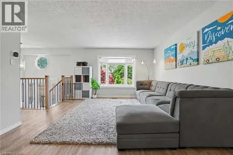 7 Rembrandt Drive Grimsby ON L3M 4Z6