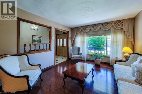 56 Teak Street Stoney Creek ON L8G 4W5