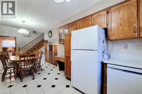 56 Teak Street Stoney Creek ON L8G 4W5