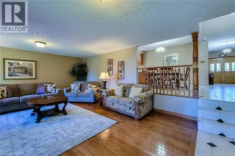 56 Teak Street Stoney Creek ON L8G 4W5