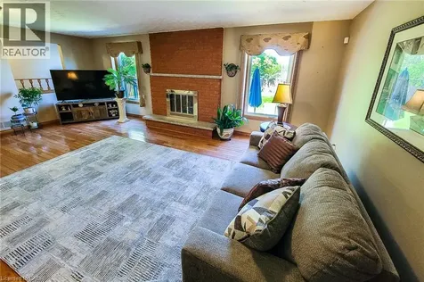 56 Teak Street Stoney Creek ON L8G 4W5