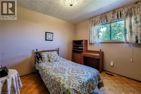 56 Teak Street Stoney Creek ON L8G 4W5