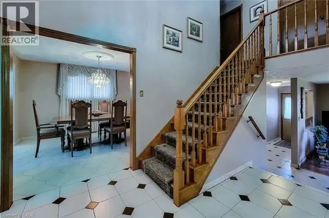 56 Teak Street Stoney Creek ON L8G 4W5