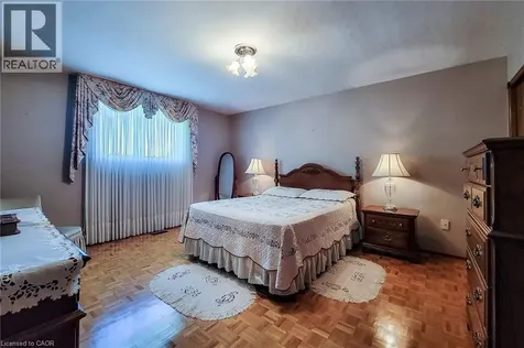 56 Teak Street Stoney Creek ON L8G 4W5