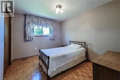 56 Teak Street Stoney Creek ON L8G 4W5