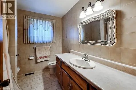 56 Teak Street Stoney Creek ON L8G 4W5