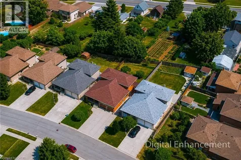 56 Teak Street Stoney Creek ON L8G 4W5