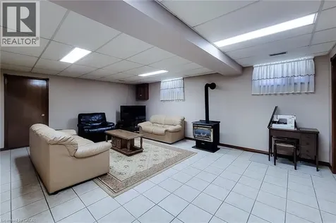 56 Teak Street Stoney Creek ON L8G 4W5