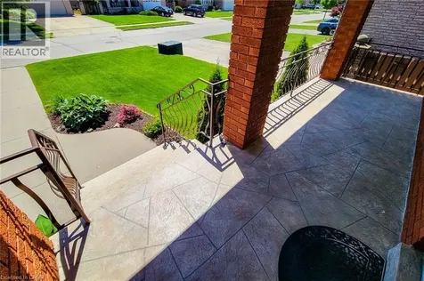 56 Teak Street Stoney Creek ON L8G 4W5
