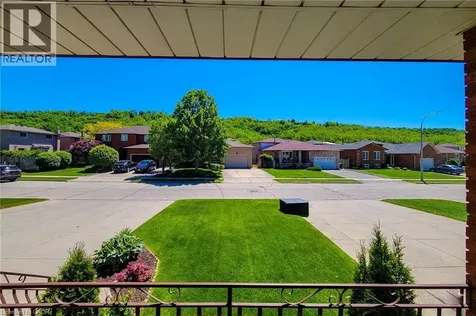 56 Teak Street Stoney Creek ON L8G 4W5