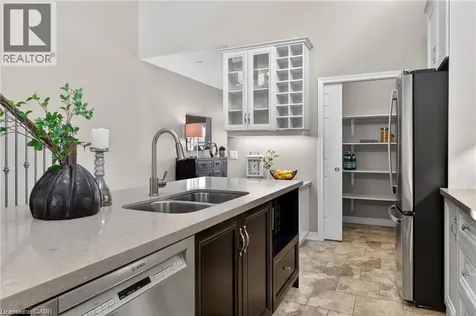 27 Black Walnut Crescent Ancaster ON L9K 0B7