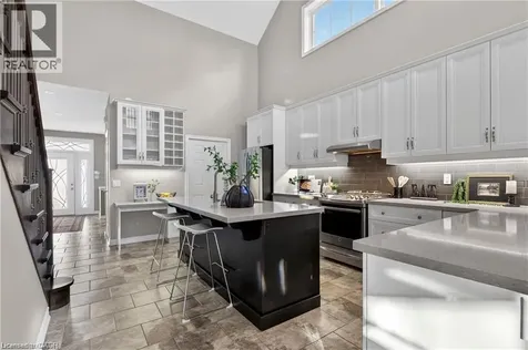 27 Black Walnut Crescent Ancaster ON L9K 0B7