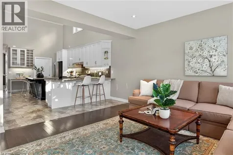 27 Black Walnut Crescent Ancaster ON L9K 0B7