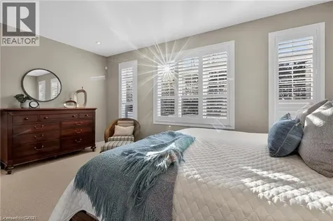 27 Black Walnut Crescent Ancaster ON L9K 0B7