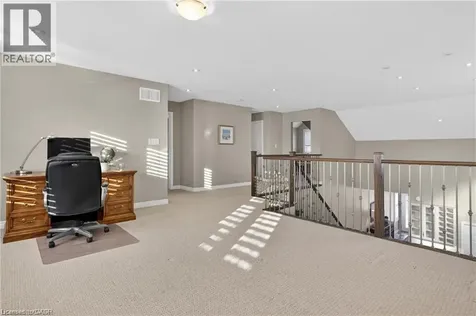 27 Black Walnut Crescent Ancaster ON L9K 0B7
