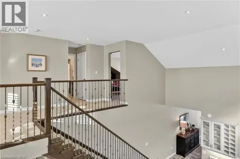 27 Black Walnut Crescent Ancaster ON L9K 0B7
