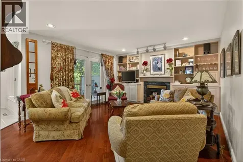 21 Fern Avenue Waterdown ON L0R 2H0