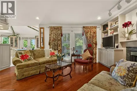 21 Fern Avenue Waterdown ON L0R 2H0