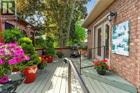 21 Fern Avenue Waterdown ON L0R 2H0