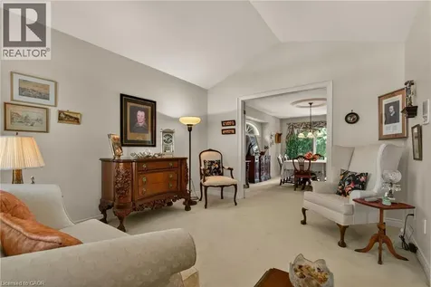 21 Fern Avenue Waterdown ON L0R 2H0