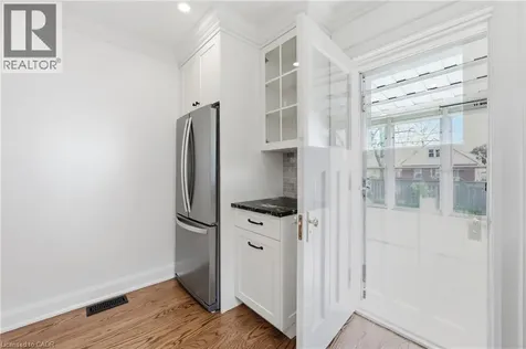 87 Empress Avenue Hamilton ON L9A 1M5